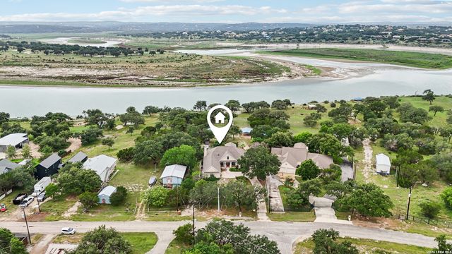 718 Park Shores, Canyon Lake, TX 78133