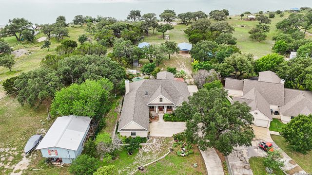 718 Park Shores, Canyon Lake, TX 78133