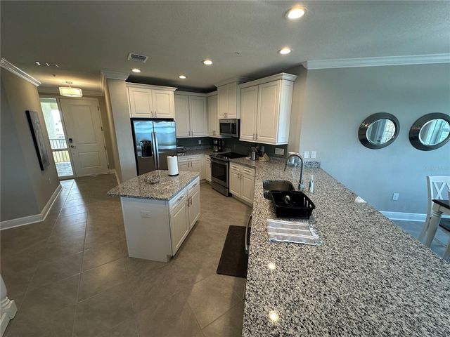 7930 34TH AVENUE W 202, Bradenton, FL 34209