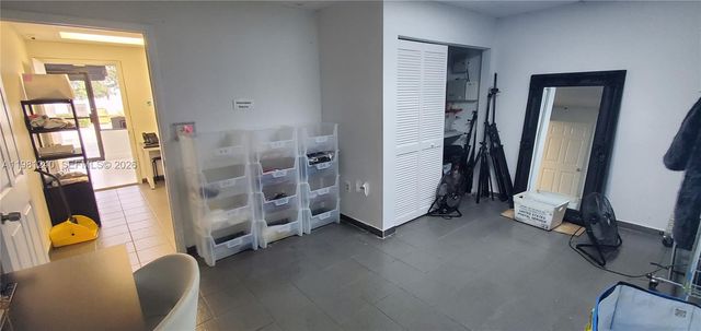 2100 NW 93rd Ave, Doral, FL 33172