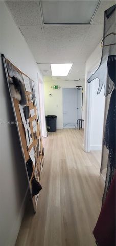 2100 NW 93rd Ave, Doral, FL 33172