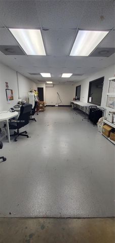 2100 NW 93rd Ave, Doral, FL 33172