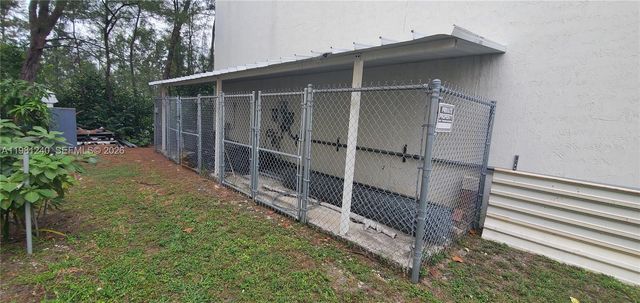 2100 NW 93rd Ave, Doral, FL 33172