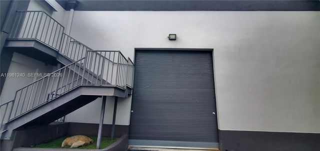 2100 NW 93rd Ave, Doral, FL 33172