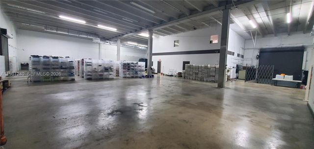 2100 NW 93rd Ave, Doral, FL 33172