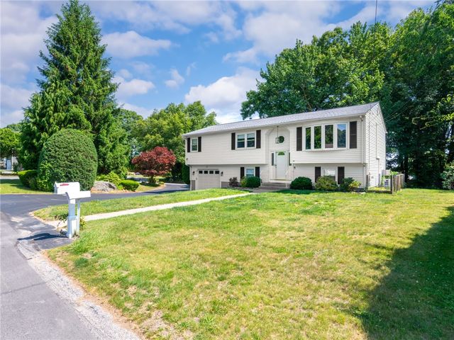 44 Village Avenue, Cranston, RI 02920