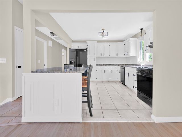 44 Village Avenue, Cranston, RI 02920