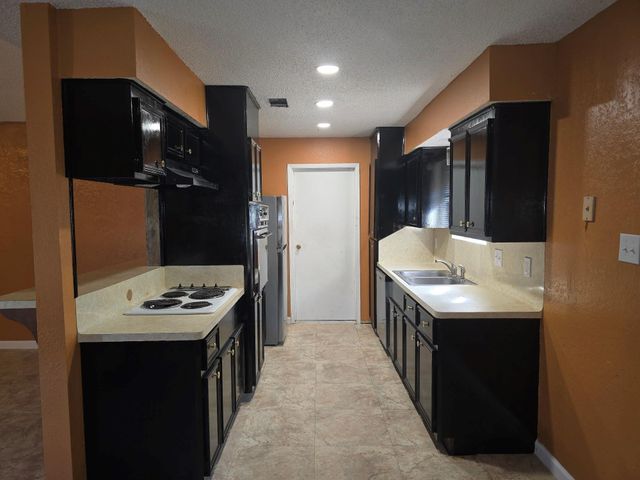 7218 Oriole Drive, Texas City, TX 77591