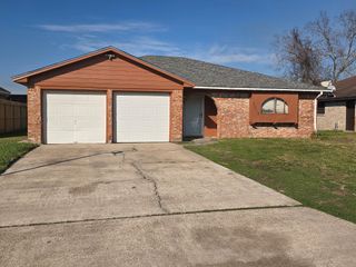 7218 Oriole Drive, Texas City, TX 77591