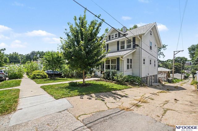 410 N 43 Street, Omaha, NE 68131