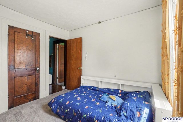 410 N 43 Street, Omaha, NE 68131