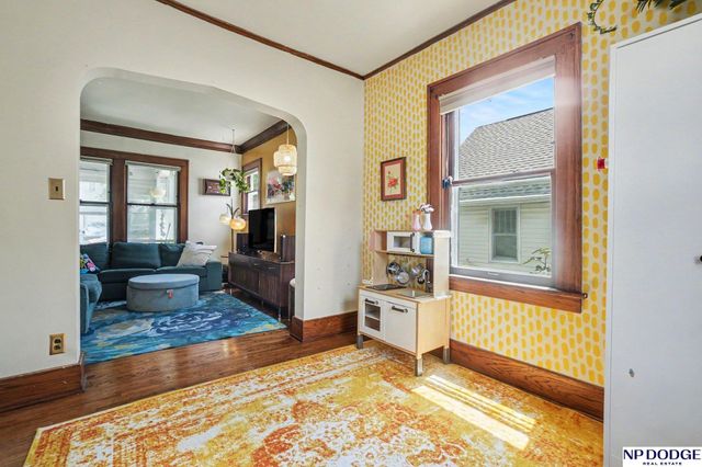 410 N 43 Street, Omaha, NE 68131