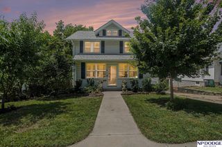 410 N 43 Street, Omaha, NE 68131