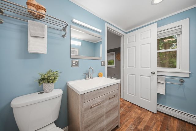 37 Great Pond Road, Kingston, NH 03848