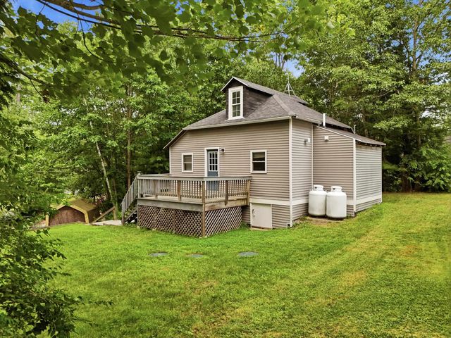 37 Great Pond Road, Kingston, NH 03848