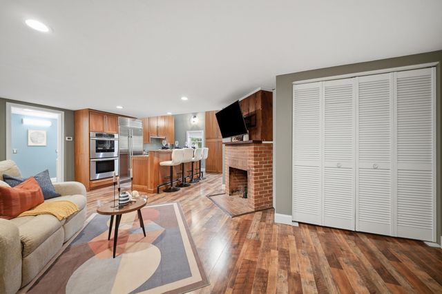 37 Great Pond Road, Kingston, NH 03848