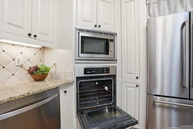 16206 Robinwood Lane, San Antonio, TX 78248