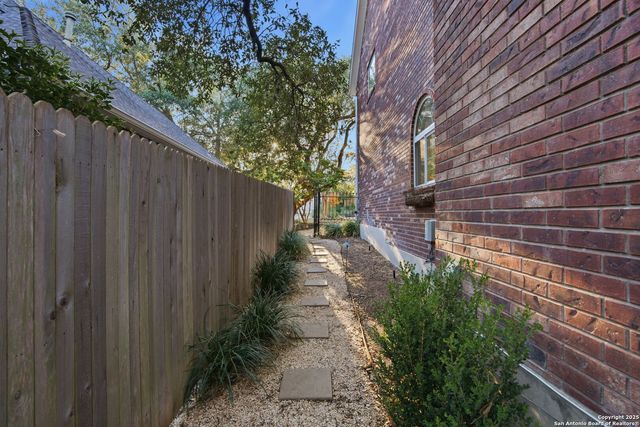 16206 Robinwood Lane, San Antonio, TX 78248