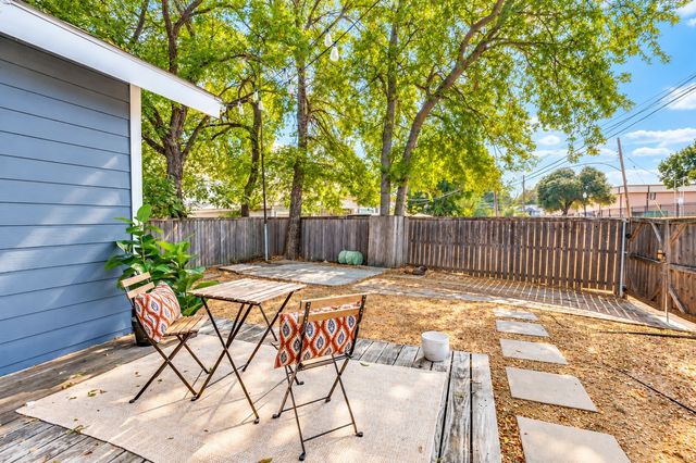1123 Ballard Avenue, Dallas, TX 75208