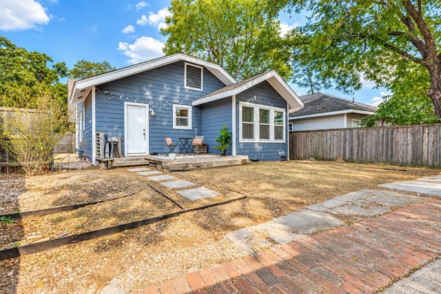 1123 Ballard Avenue, Dallas, TX 75208