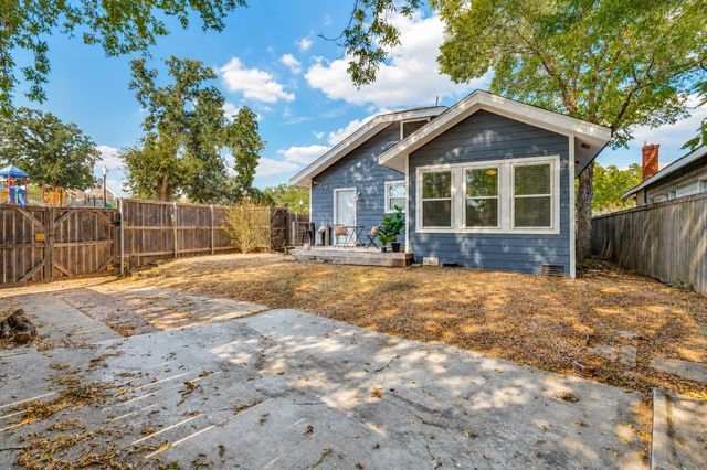 1123 Ballard Avenue, Dallas, TX 75208