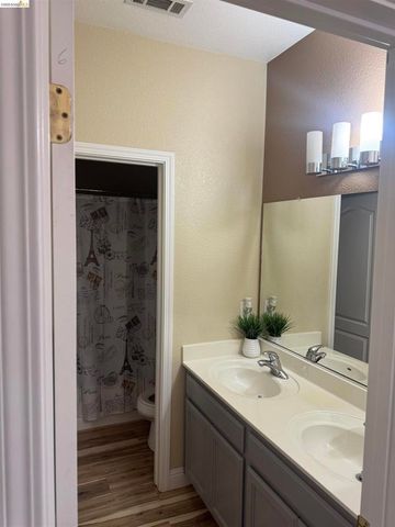 2385 Fieldgate Dr, Pittsburg, CA 94565