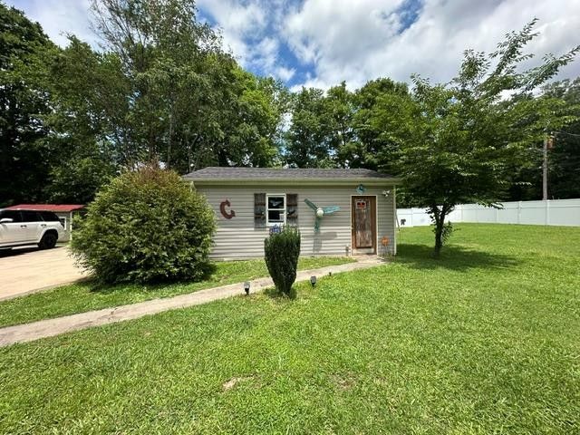 116 W Frazier St, Camden, TN 38320