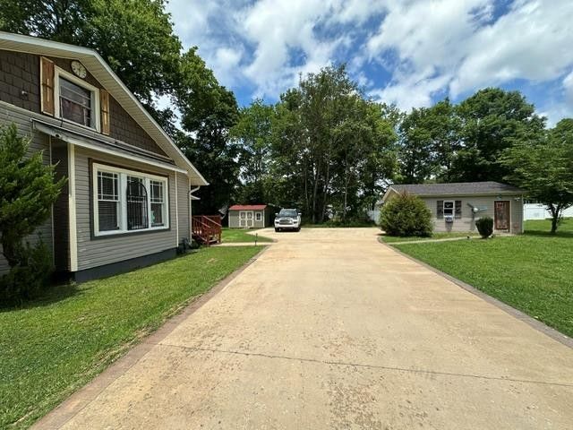 116 W Frazier St, Camden, TN 38320