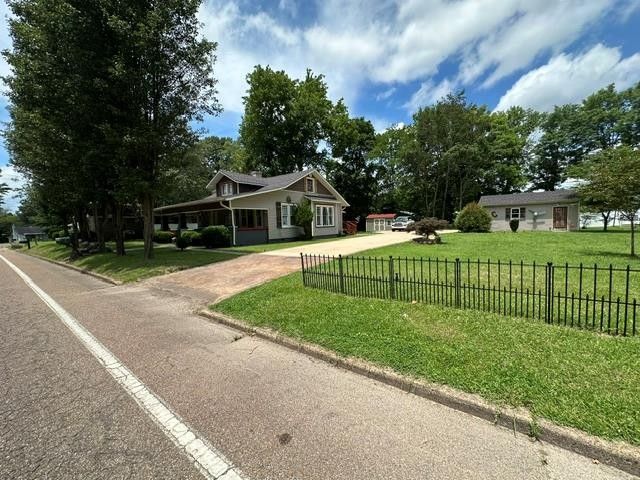 116 W Frazier St, Camden, TN 38320