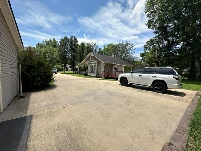 116 W Frazier St, Camden, TN 38320