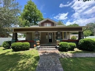 116 W Frazier St, Camden, TN 38320
