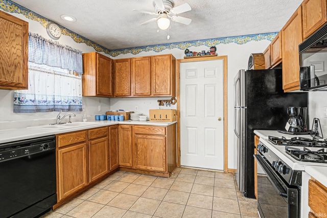 55057 Patrician Park Drive, Osceola, IN 46561