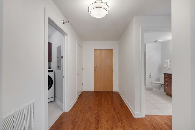 9350 SKOKIE Boulevard 411, Skokie, IL 60077