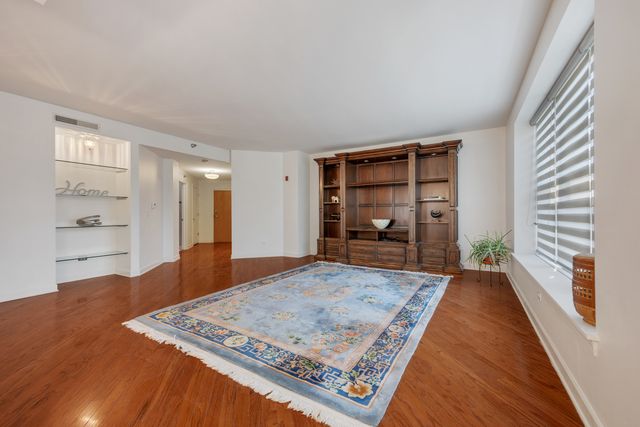 9350 SKOKIE Boulevard 411, Skokie, IL 60077