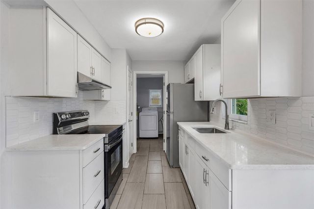 2522 STRATFORD DRIVE, Sarasota, FL 34232