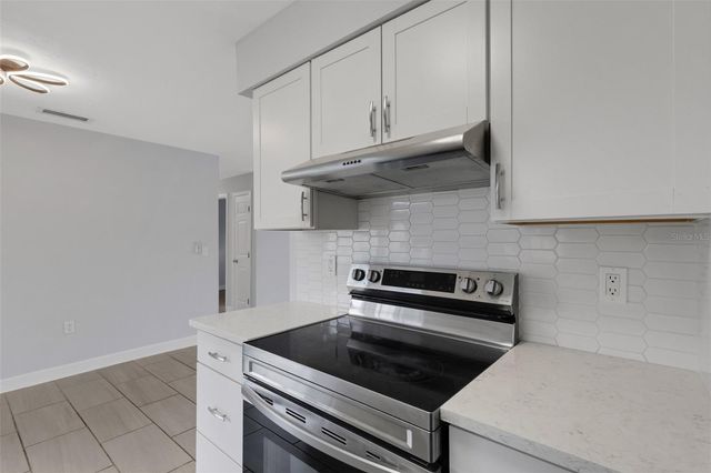 2522 STRATFORD DRIVE, Sarasota, FL 34232