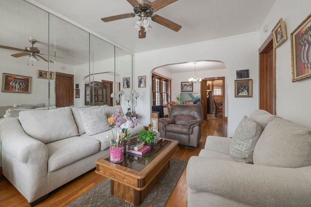 1454 N Central Avenue, Chicago, IL 60651