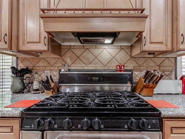 2809 Summit Drive, Edmond, OK 73034