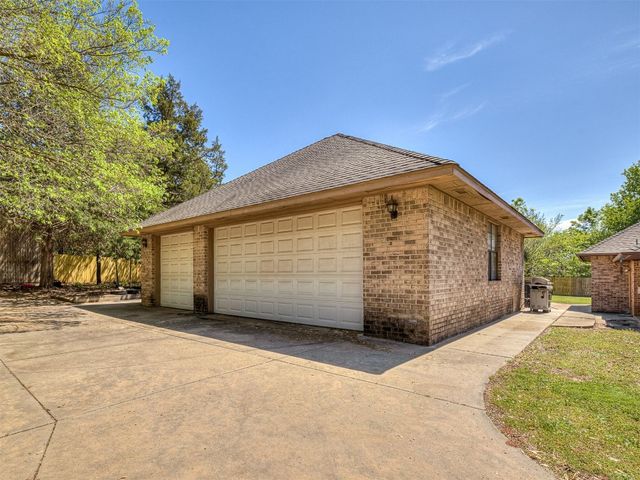 2809 Summit Drive, Edmond, OK 73034