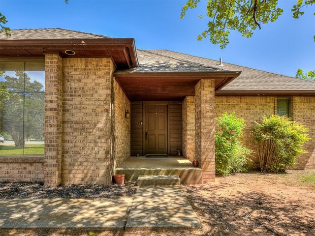 2809 Summit Drive, Edmond, OK 73034