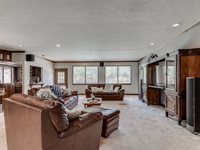 2809 Summit Drive, Edmond, OK 73034