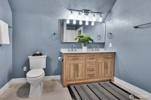 1029 S 60th St, Tacoma, WA 98408