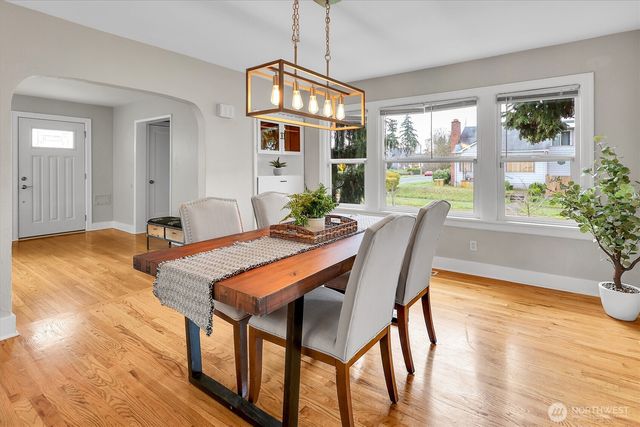 1029 S 60th St, Tacoma, WA 98408