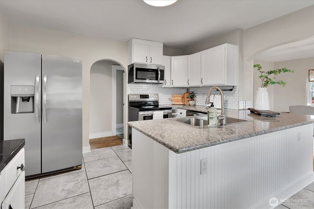 1029 S 60th St, Tacoma, WA 98408