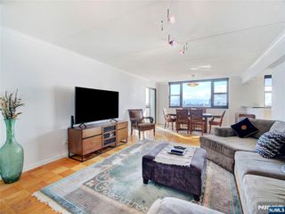 250 Gorge Road 17L, Cliffside Park, NJ 07010