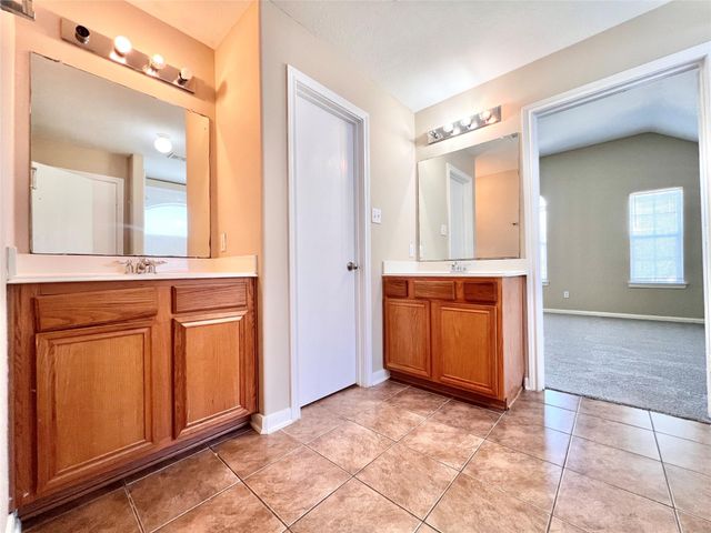 815 Forest Ivy Lane, Houston, TX 77067