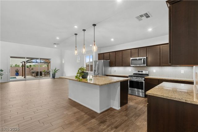 4921 Silent Birch Avenue, Las Vegas, NV 89131