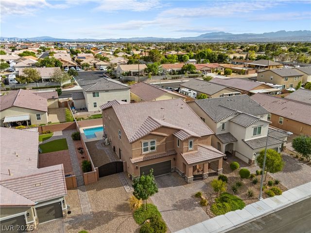 4921 Silent Birch Avenue, Las Vegas, NV 89131