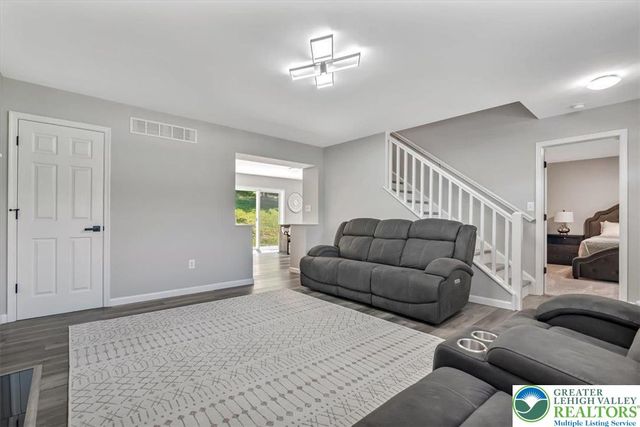 401 Pierce Lane, Smithfield Twp, PA 18301