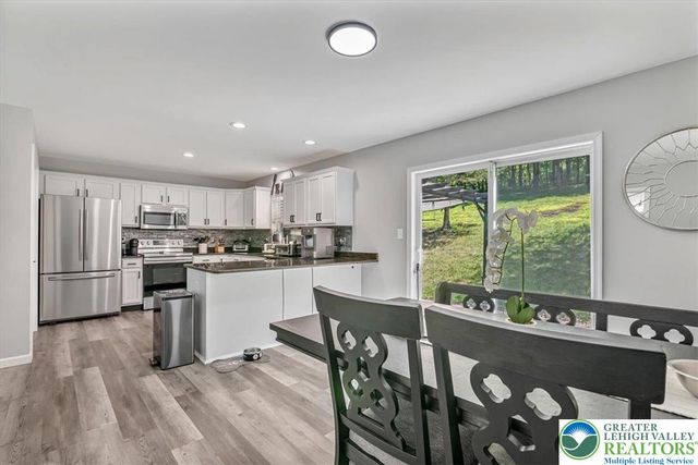 401 Pierce Lane, Smithfield Twp, PA 18301